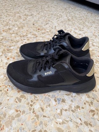Zapatillas BOSS Negras y Doradas