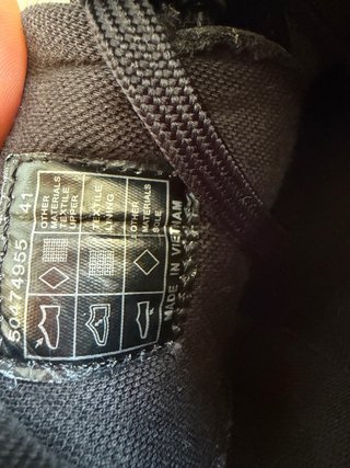 Zapatillas BOSS Negras y Doradas