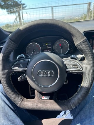 Audi SQ5 averiado