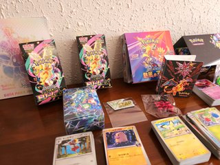 Pack Pokémon TCG Cartas + Accesorios