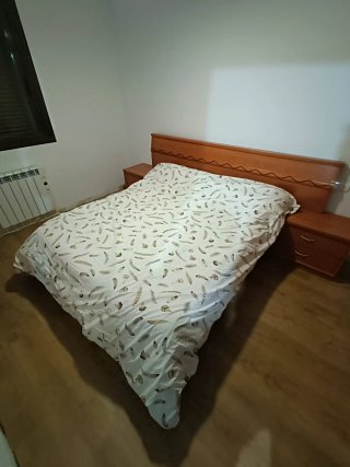 Cómoda de madera con 5 cajones