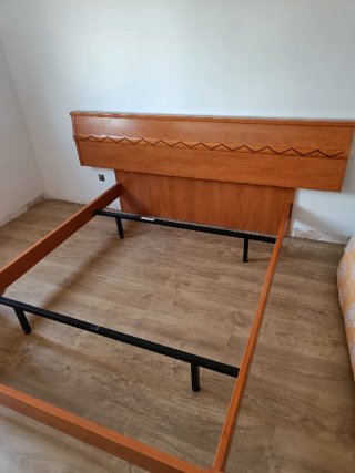 Cómoda de madera con 5 cajones