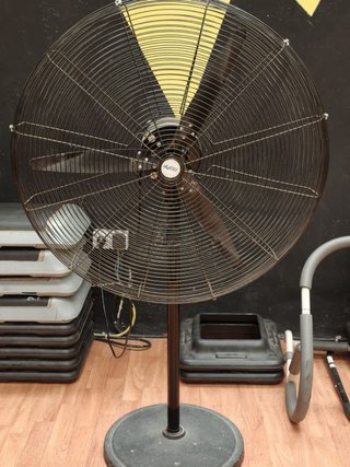 Ventilador industrial de pie