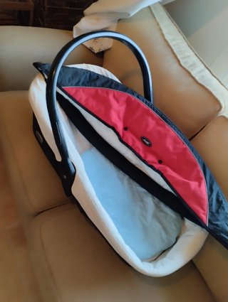 Lote Bebé: Silla Coche, Bañera, Capazo