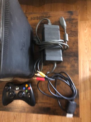 Xbox 360 2 Consolas, 5 Juegos, 3 HDDs mando cables