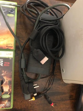 Xbox 360 2 Consolas, 5 Juegos, 3 HDDs mando cables