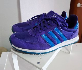 Deportivas Adidas Moradas y Azules Talla 38.5