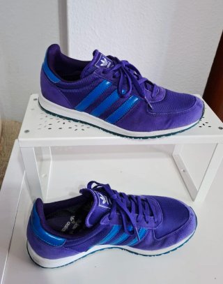 Deportivas Adidas Moradas y Azules Talla 38.5