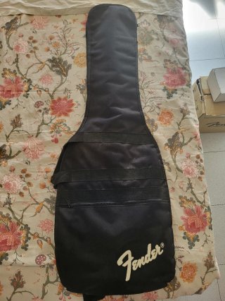 Guitarra Fender Squier Strat Negra