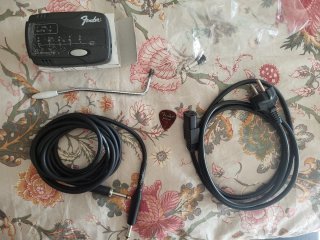 Guitarra Fender Squier Strat Negra