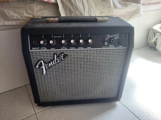 Guitarra Fender Squier Strat Negra