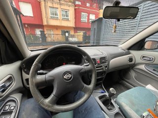 Nissan Almera 2001
