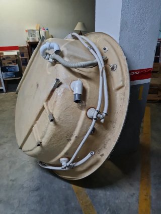 Jacuzzi de esquina blanco y beige