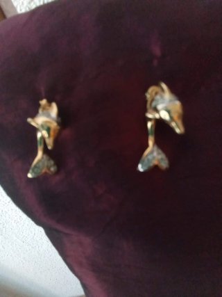Pendientes Delfín Dorados con Circonitas