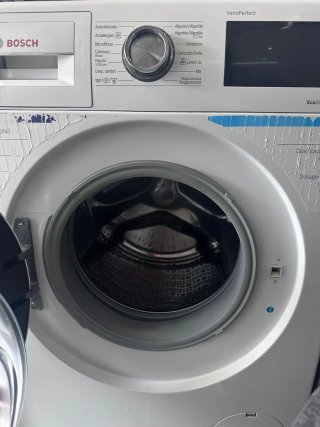 Lavatrice Bosch Serie 6 i-DOS 8kg con garanzia
