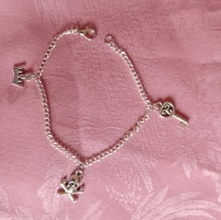 Pulseras hechas a mano