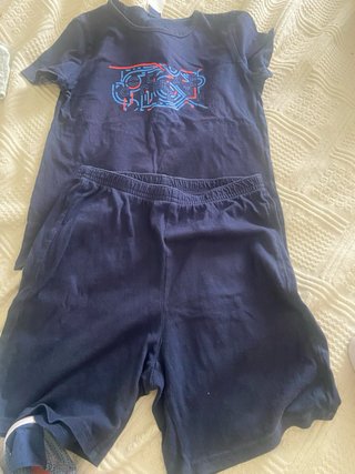 Lote Ropa Niños. Para aprovechar en el campamento