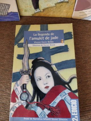 4 libros de lectura en valenciano.