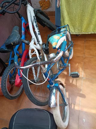 Bicicleta antigua azul