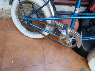 Bicicleta antigua azul