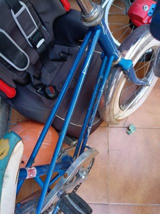 Bicicleta antigua azul