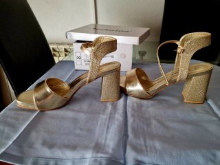 Sandalias doradas Andarina T39