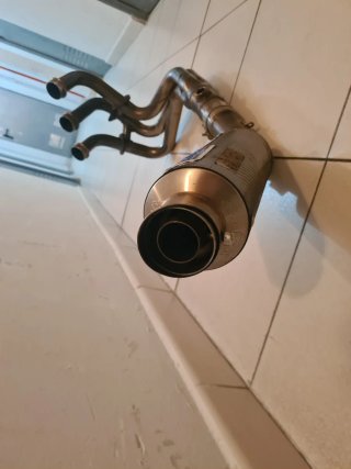 Escape Yamaha MT09 V2