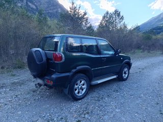 Nissan Terrano II 2000