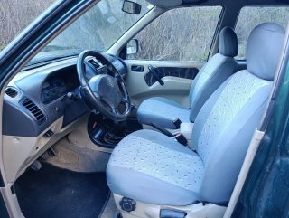 Nissan Terrano II 2000