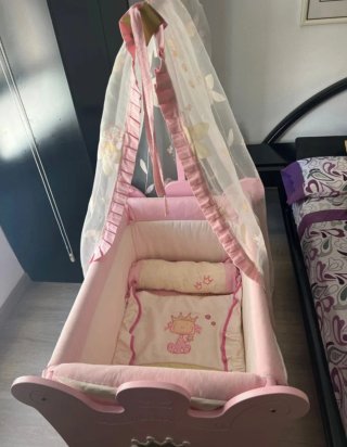 Minicuna rosa con dosel