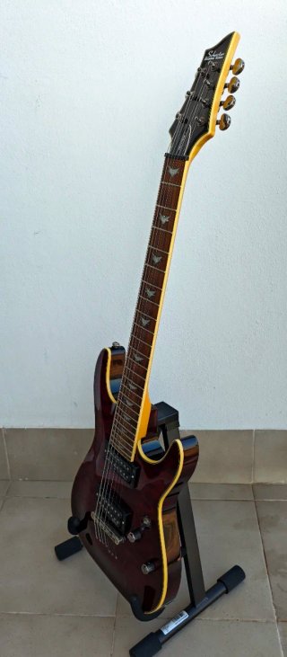 Schecter Diamond Omen 7 Extreme Roja