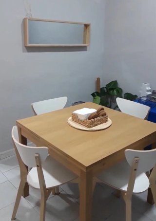 Mesa comedor extensible + 4 sillas