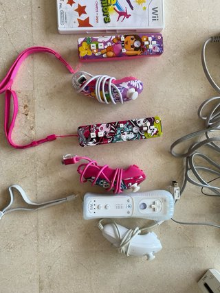 Nintendo Wii + 2 Juegos + 3 Mandos