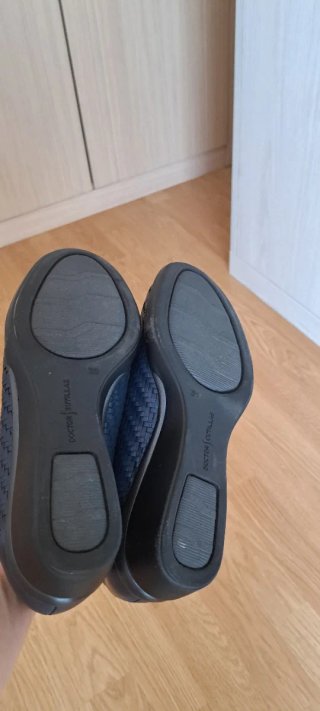 Zapatos azules para pies delicados