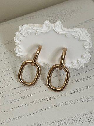 Pendientes dorados eslabón
