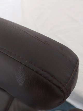 Taburetes ajustables negros y plateados