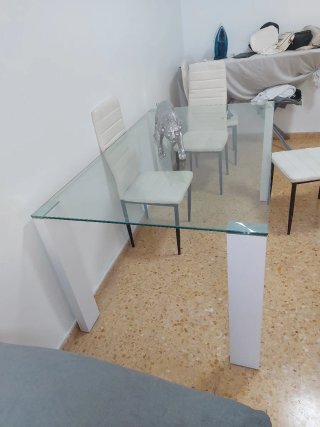 Mesa de cristal moderna
