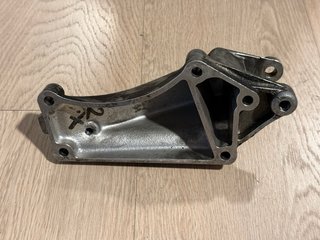Soporte alternador Mercedes M119