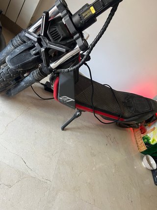 Patinete Eléctrico Negro seminuevo ( 1 año)