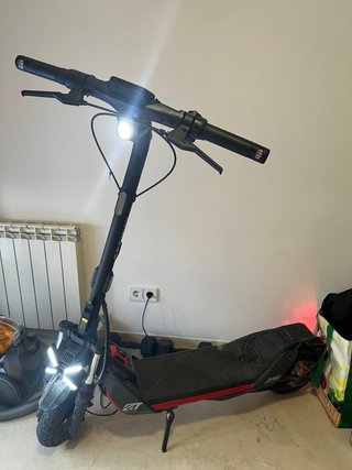 Patinete Eléctrico Negro seminuevo ( 1 año)