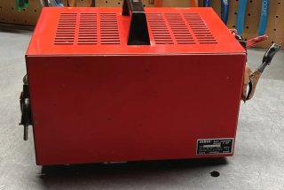 Cargador de Baterías FERVE F-107.