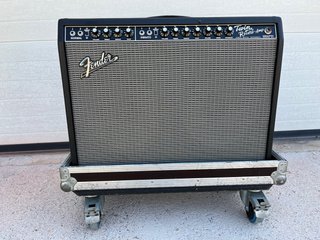 Fender 65 Twin Reverb Amplificador Guitarra
