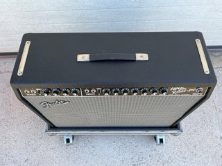 Fender 65 Twin Reverb Amplificador Guitarra