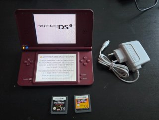 Nintendo DSi XL - Metroid Prime Hunters