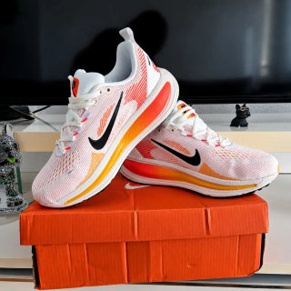 Zapatillas Nike Vomero 18 Running Mujer/Hombre