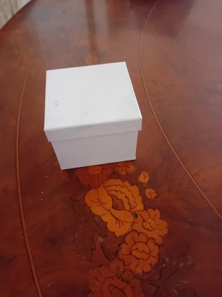Elegante custodia per gioielli piccoli con scatola