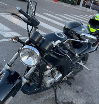 Daelim Roadwin 125 Naked Negra