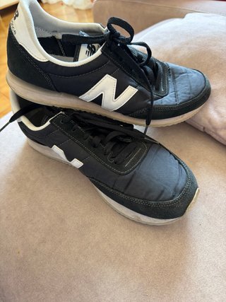 Zapatillas New Balance Negras y Blancas