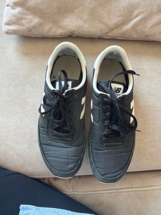 Zapatillas New Balance Negras y Blancas