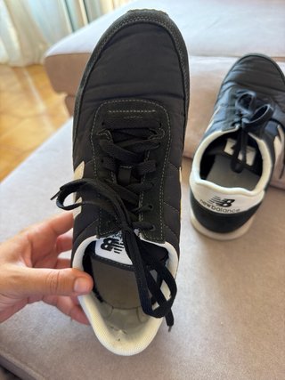 Zapatillas New Balance Negras y Blancas